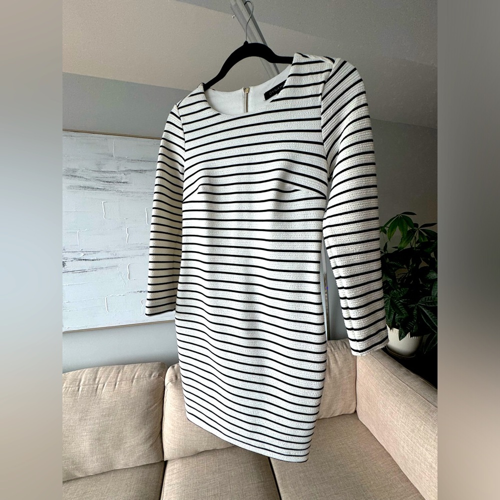 White and Black Dynamite Dress Size S